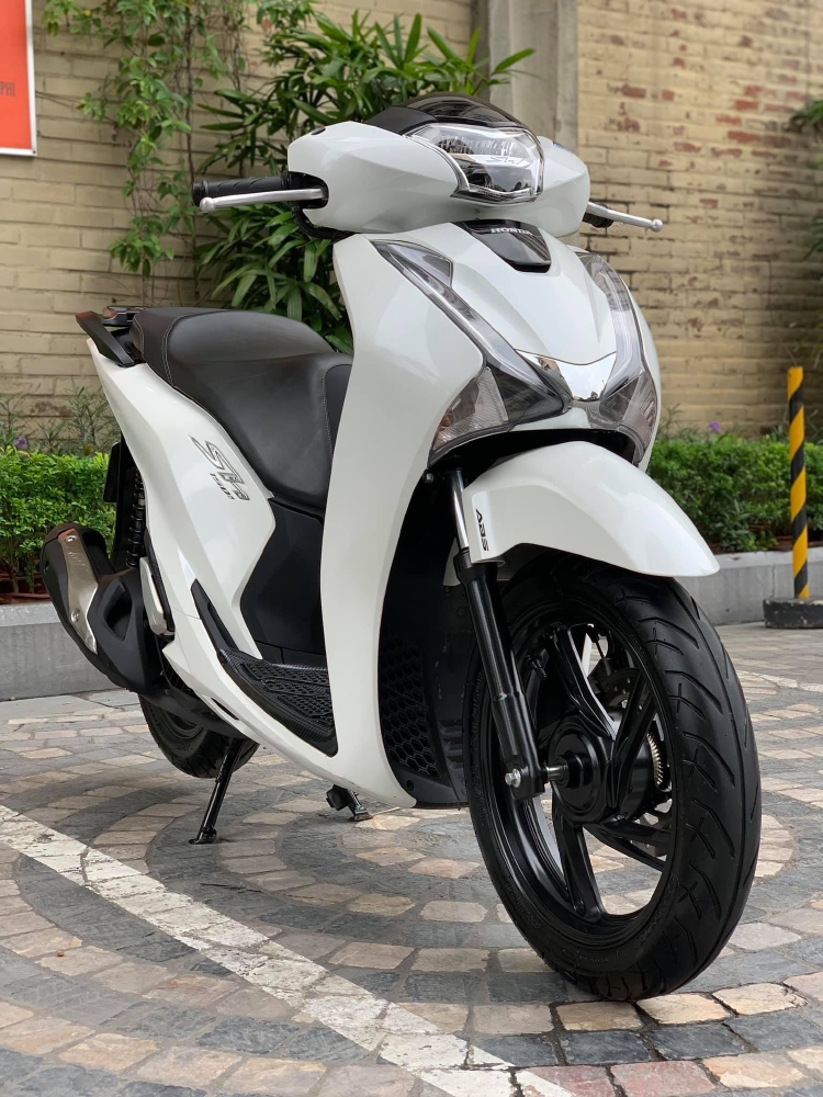 Cần bán SH Việt 150 ABS cuối 2018 màu Trắng cực chất