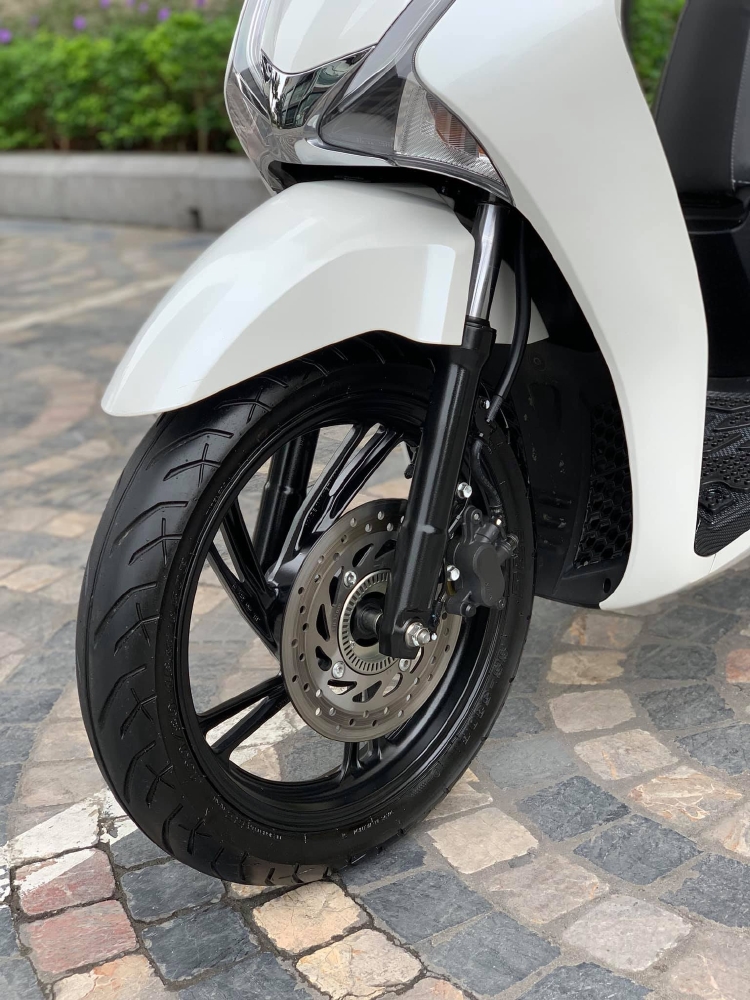 Cần bán SH Việt 150 ABS cuối 2018 màu Trắng cực chất