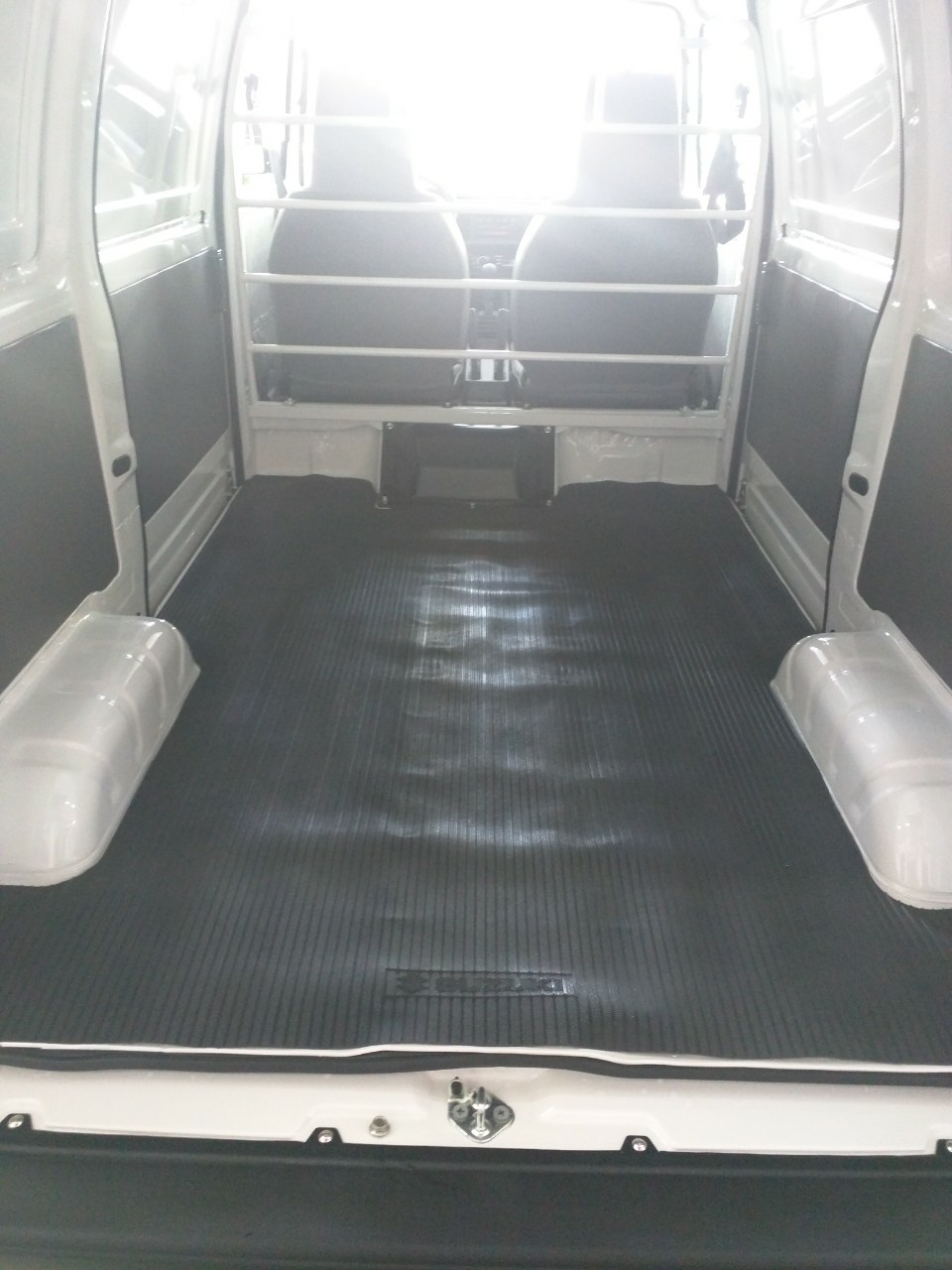 SUZUKI BLIND VAN 580KG, CHẠY GIỜ CẤM KHÔNG HẠ TẢI