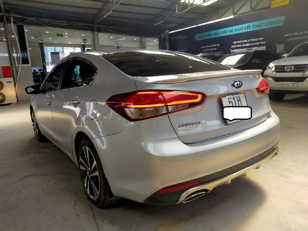 Kia Cerato 1.6MT 2018 màu bạc bs SG xe đẹp baotest