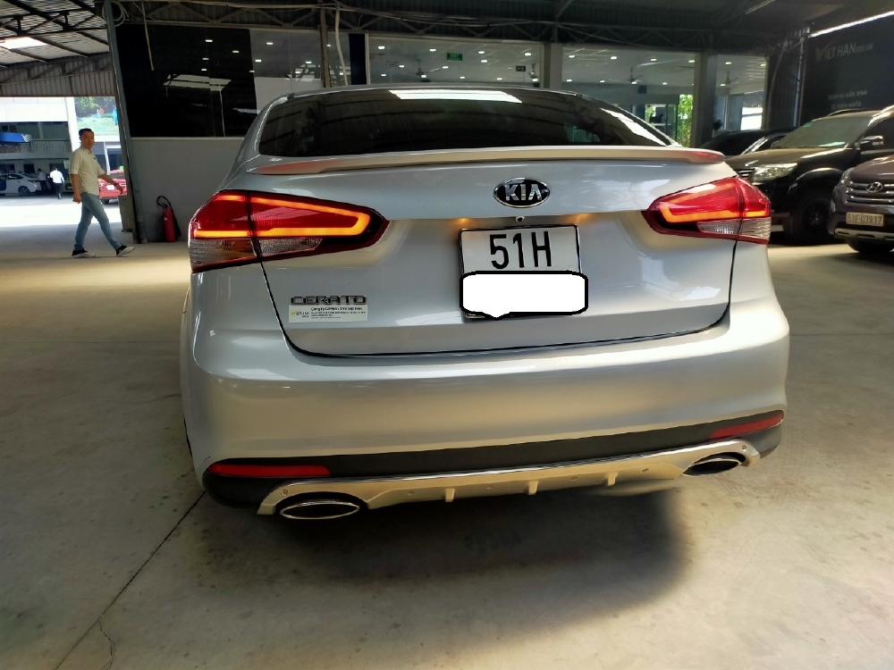 Kia Cerato 1.6MT 2018 màu bạc bs SG xe đẹp baotest