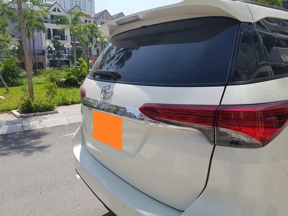 Bán nhanh em xe Toyota Fortuner 2018