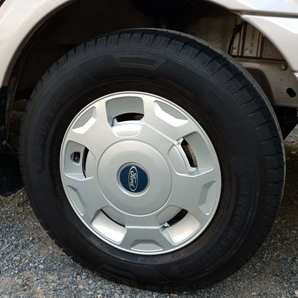 Gia đình cần bán xe Transit 2017