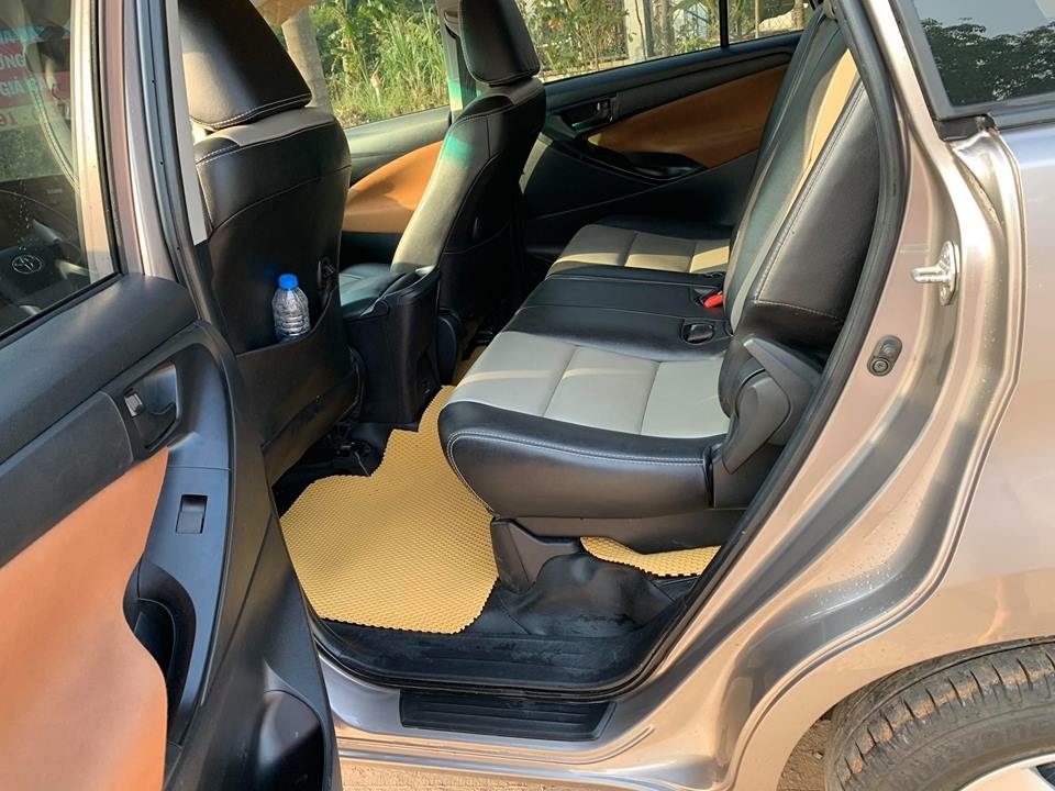 Bán Toyota Innova Xám 2017