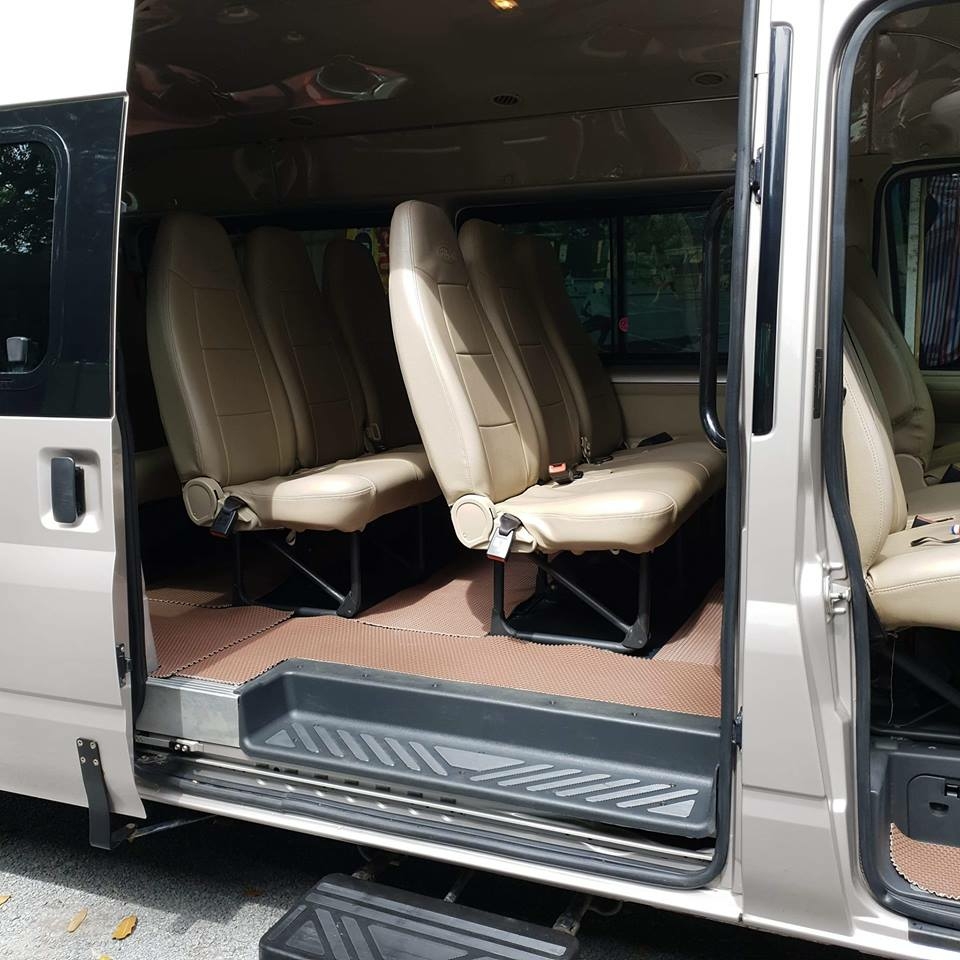 Gia đình cần bán xe Transit 2017