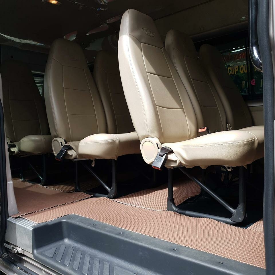 Gia đình cần bán xe Transit 2017