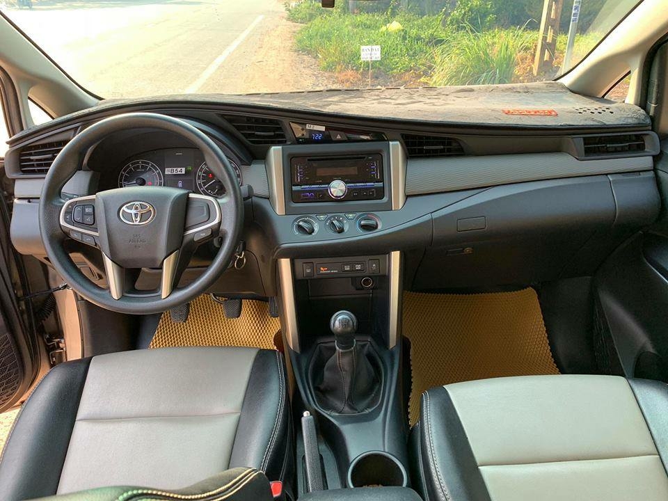 Bán Toyota Innova Xám 2017