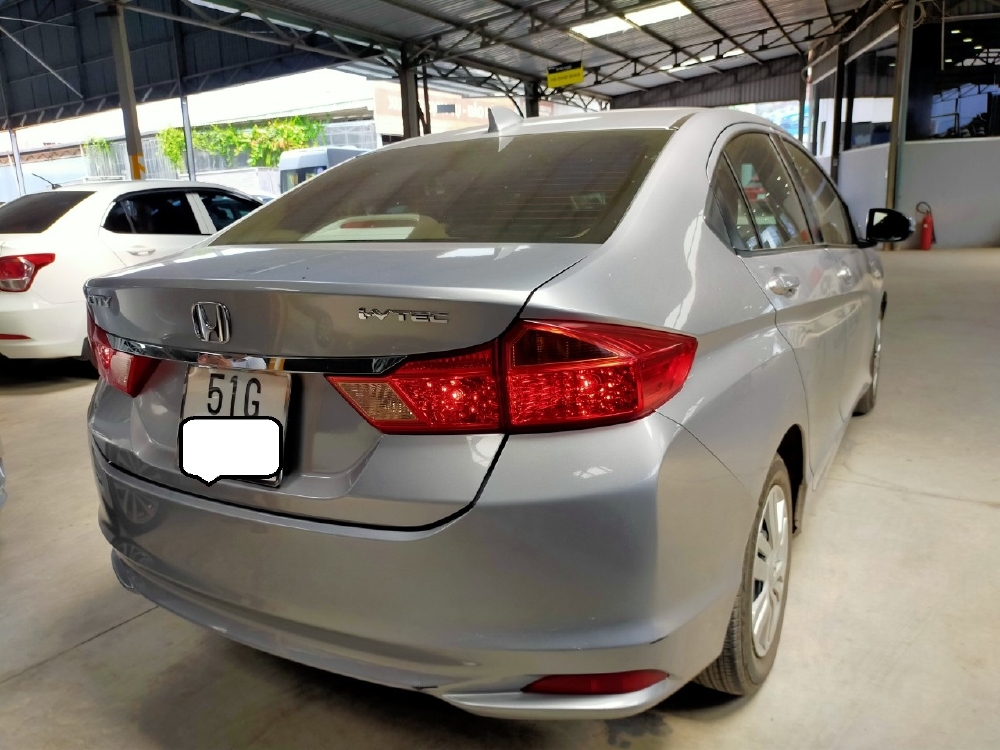 Honda City 1.5MT 2017 số sàn màu bạc biển SG