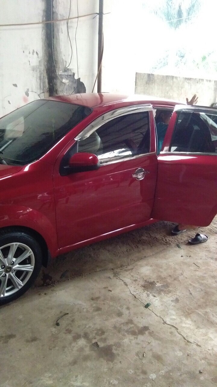 Cần bán Chevrolet Aveo sản xuất năm 2012, màu đỏ, giá rẻ