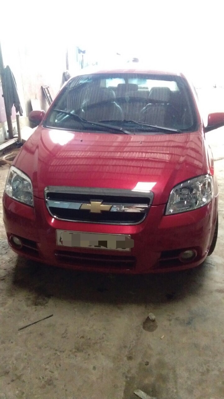 Cần bán Chevrolet Aveo sản xuất năm 2012, màu đỏ, giá rẻ