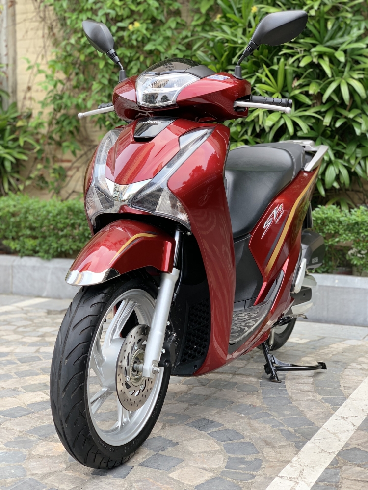 Cần bán SH Việt 150 ABS cuối 2018 màu đỏ cực mới