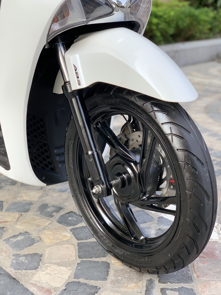 Cần bán Siêu phẩm SH Việt 150 ABS 2018 màu Trắng - Biển Vip