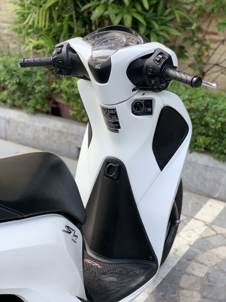 Cần bán Siêu phẩm SH Việt 150 ABS 2018 màu Trắng - Biển Vip