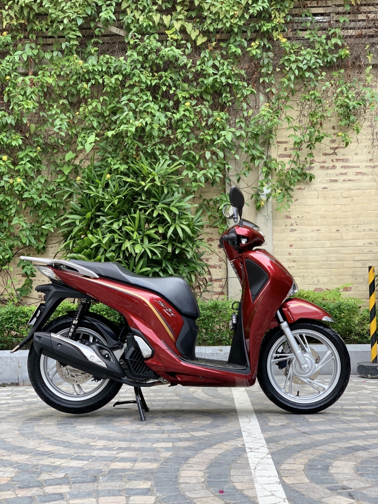 Cần bán SH Việt 150 ABS cuối 2018 màu đỏ cực mới
