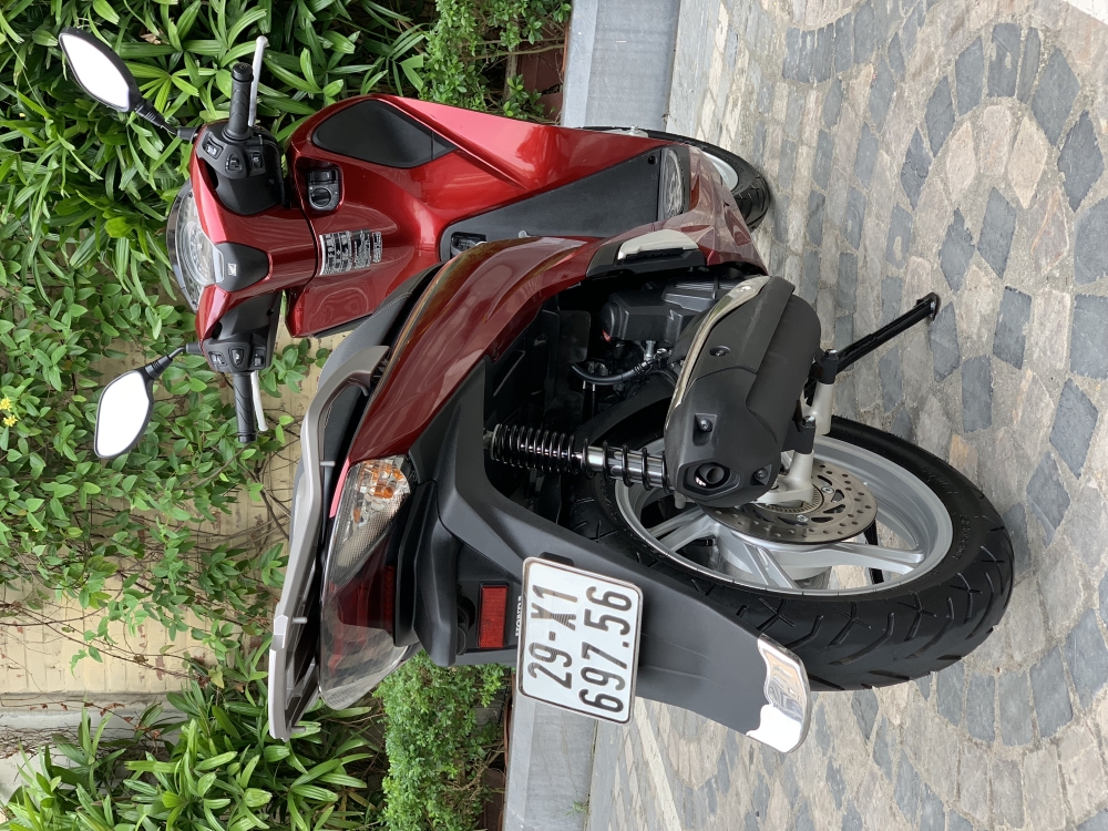 Cần bán SH Việt 150 ABS cuối 2018 màu đỏ cực mới