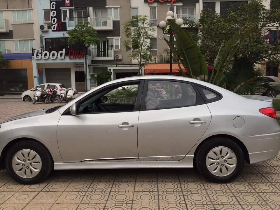 Bán Hyundai Avante 2013 số sàn màu bạc xe đi kỹ đẹp