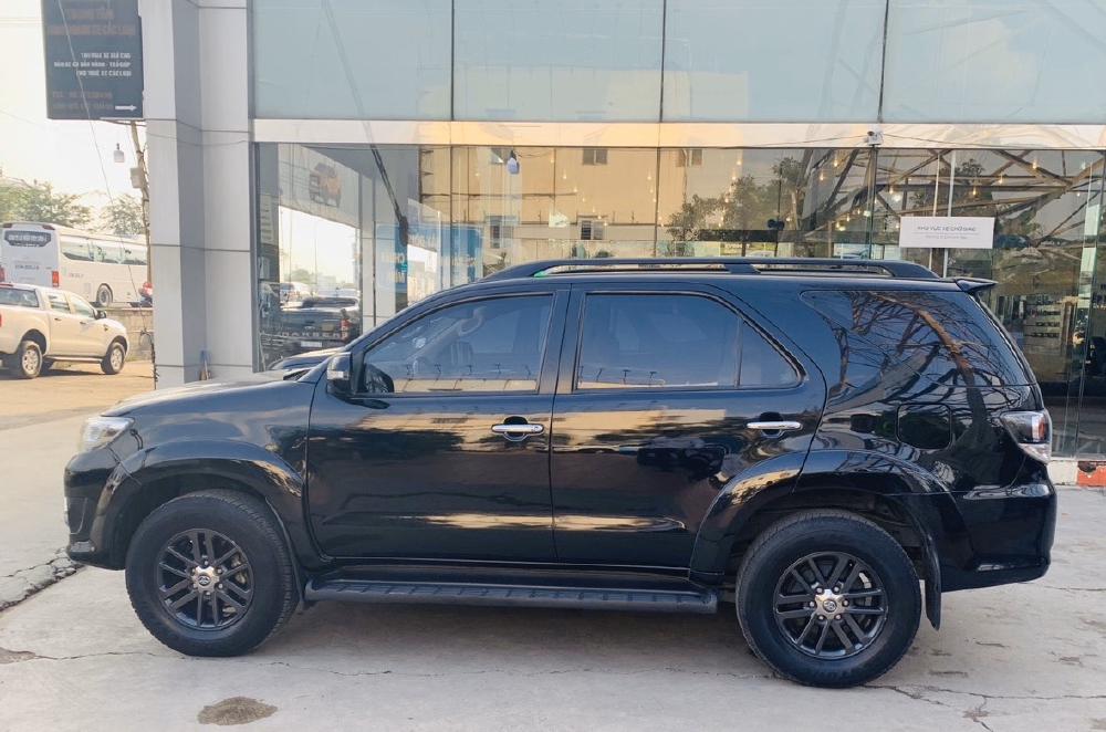 Fortuner sx 2015 AT.Xe bán tại hãng Ford