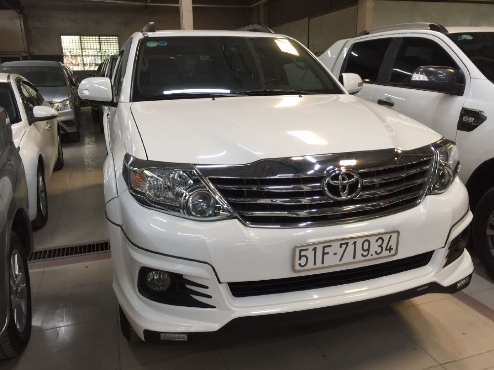 Bán Fortuner máy xăng sx 2016.Xe bán tại hãng