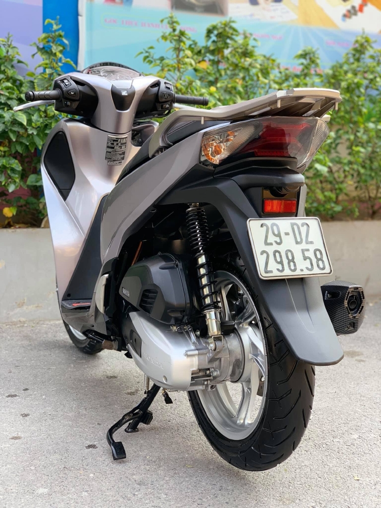 Cần bán SH Việt 150 CBS 2019 màu Bạc đen như mới