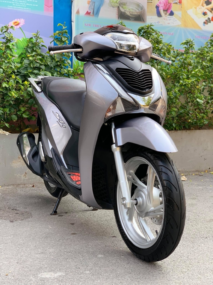 Cần bán SH Việt 150 CBS 2019 màu Bạc đen như mới