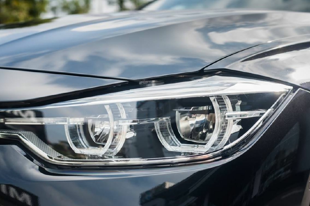 Bán Xe BMW 320i nhập khẩu nguyên chiếc chính hãng mới 100%, giảm trực tiếp 264 triệu đồng tiền mặt, hỗ trợ trả góp 80%