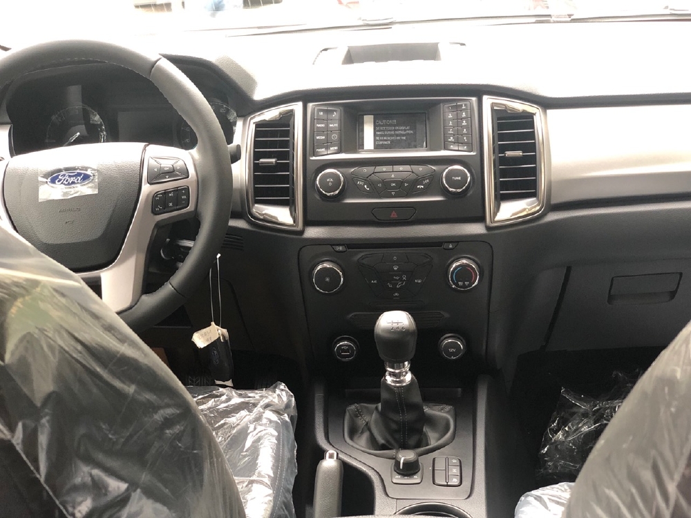Ford Ranger XLT Lăn Bánh 710 Triệu Tặng Phụ Kiện