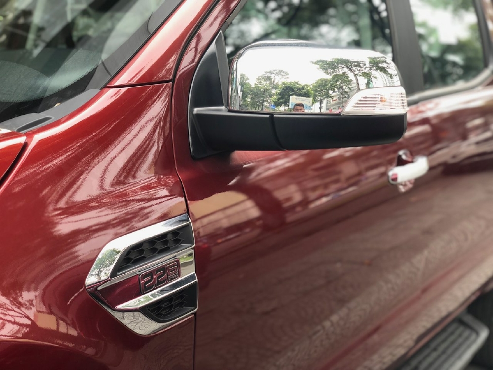 Ford Ranger XLT Lăn Bánh 710 Triệu Tặng Phụ Kiện
