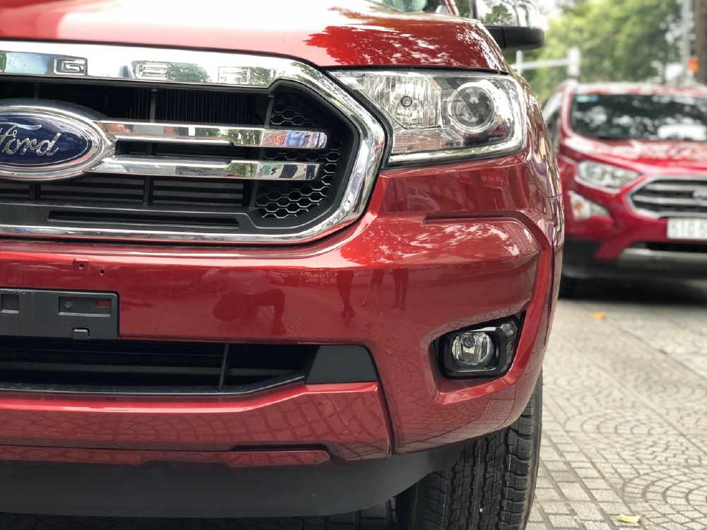 Ford Ranger XLT Lăn Bánh 710 Triệu Tặng Phụ Kiện
