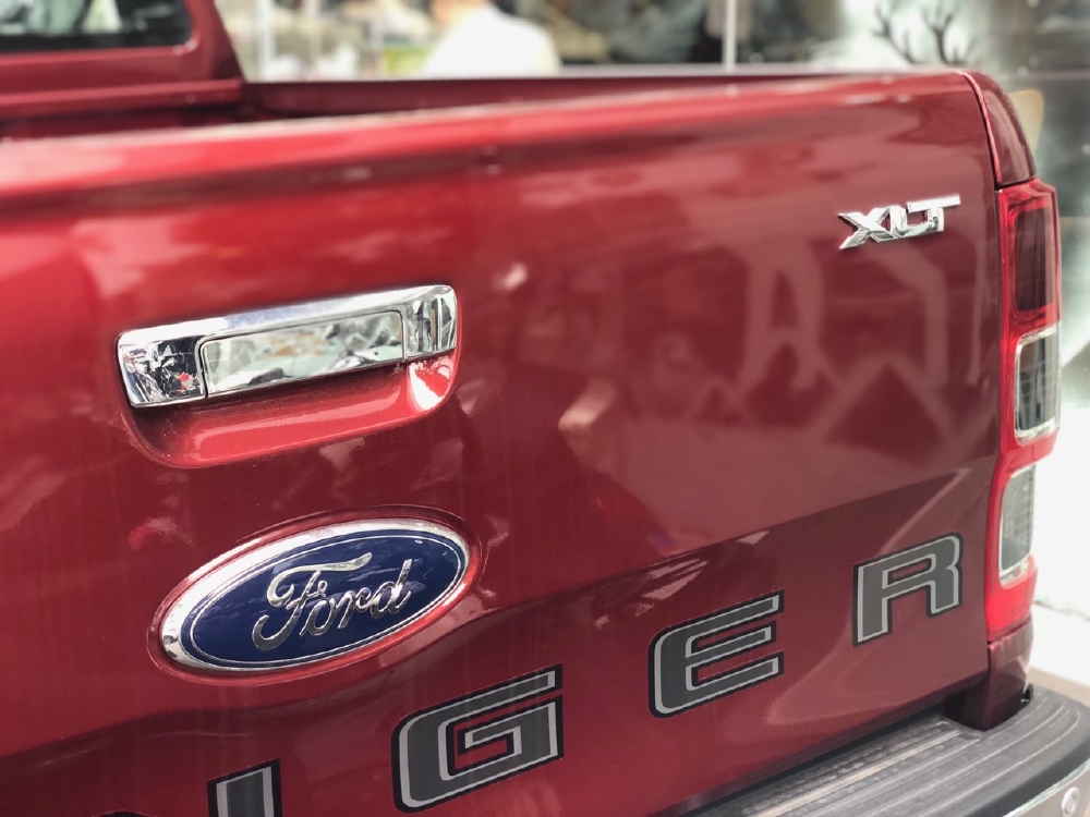 Ford Ranger XLT Lăn Bánh 710 Triệu Tặng Phụ Kiện