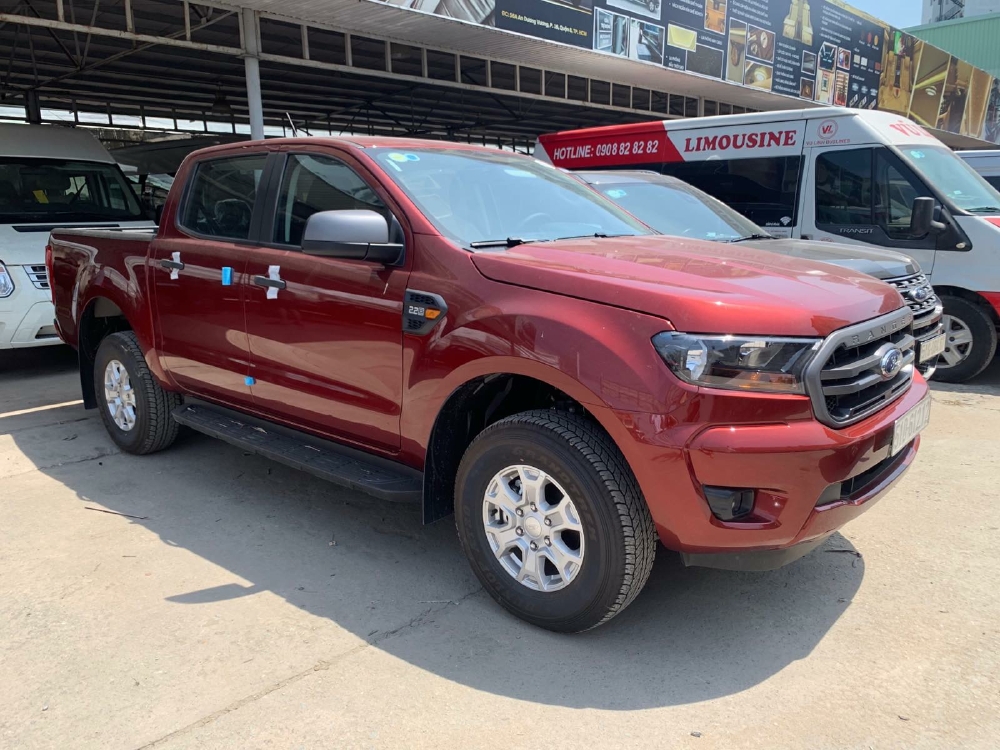 Ford Ranger XLT Lăn Bánh 710 Triệu Tặng Phụ Kiện