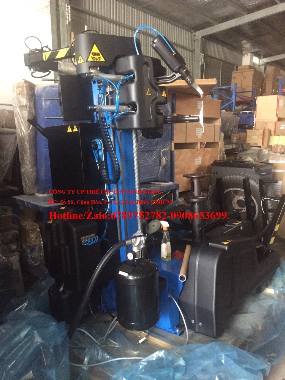 Máy ra vào lốp xe tự động Hofmann Monty Quadriga,có sẵn,giá rẻ toàn quốc.