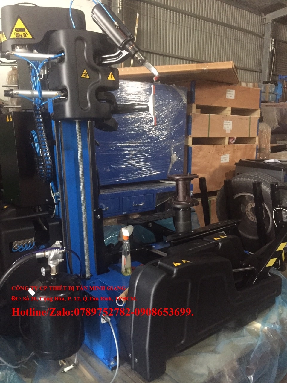 Máy ra vào lốp xe tự động Hofmann Monty Quadriga,có sẵn,giá rẻ toàn quốc.