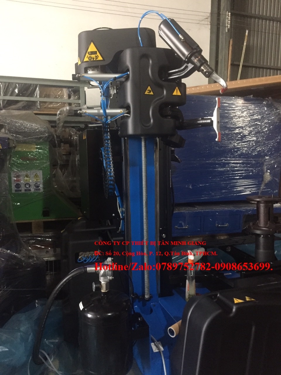 Máy ra vào lốp xe tự động Hofmann Monty Quadriga,có sẵn,giá rẻ toàn quốc.