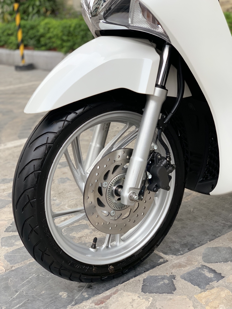 Cần bán SH Việt 150 ABS cuối 2018 màu Trắng cực đẹp, như mới