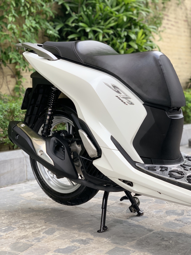 Cần bán SH Việt 150 ABS cuối 2018 màu Trắng cực đẹp, như mới