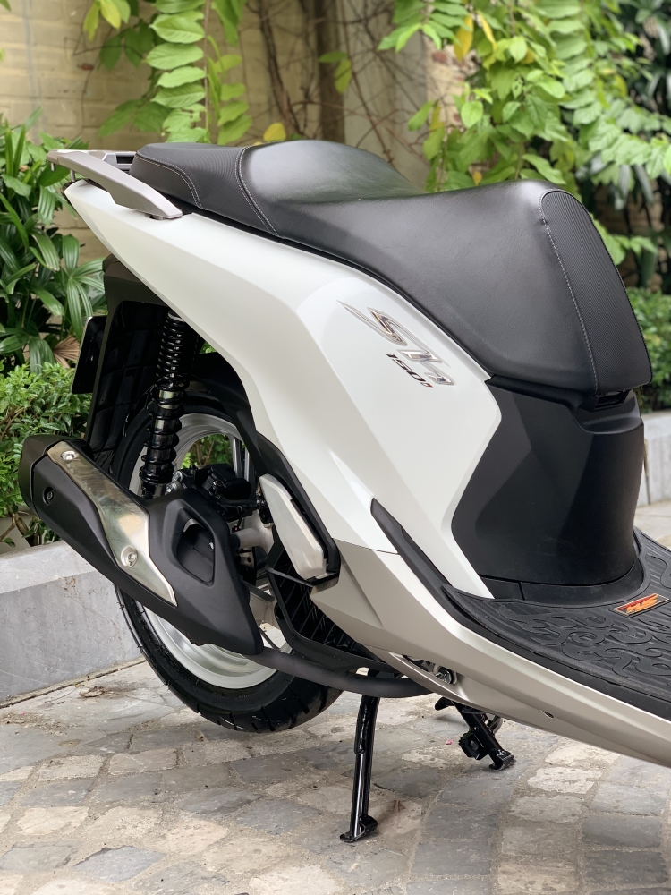Cần bán SH Việt 150 ABS 10/2019 màu Trắng chạy 600km như mới