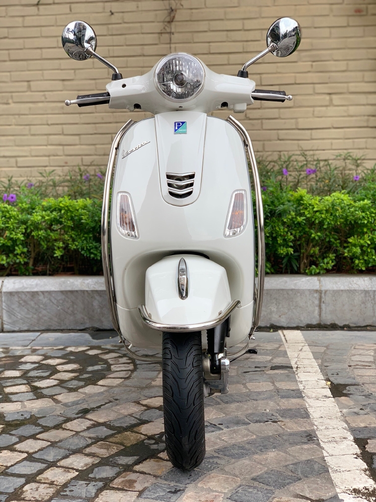 Cần bán LX iGet 11/2019 màu trắng quá mới