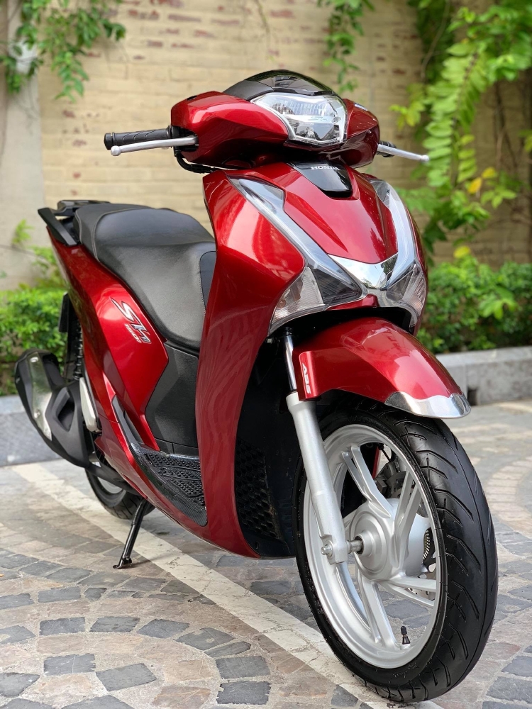 Cần bán SH Việt 150 ABS 12/2018 màu Đỏ đẹp miễn chê