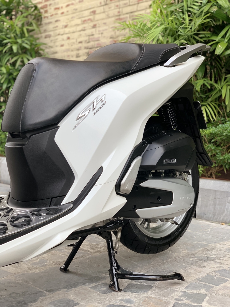 Cần bán SH Việt 150 ABS cuối 2018 màu Trắng cực đẹp, như mới