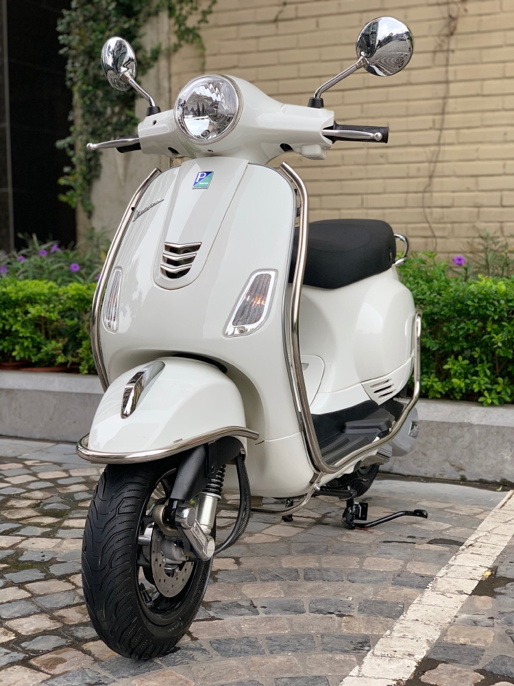 Cần bán LX iGet 11/2019 màu trắng quá mới