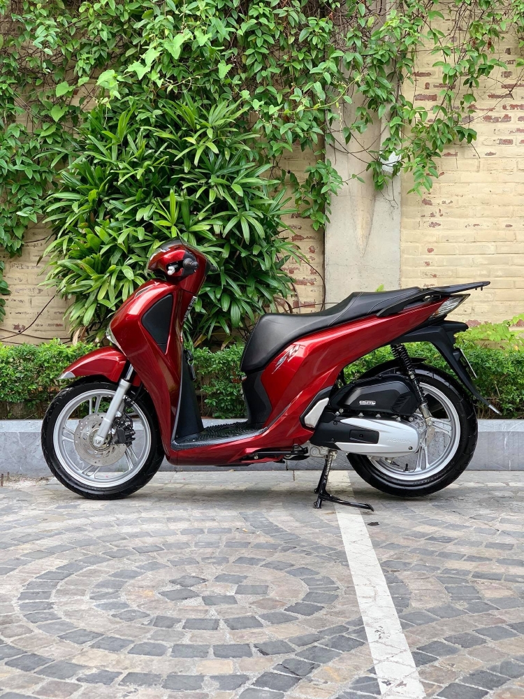 Cần bán SH Việt 150 ABS 12/2018 màu Đỏ đẹp miễn chê