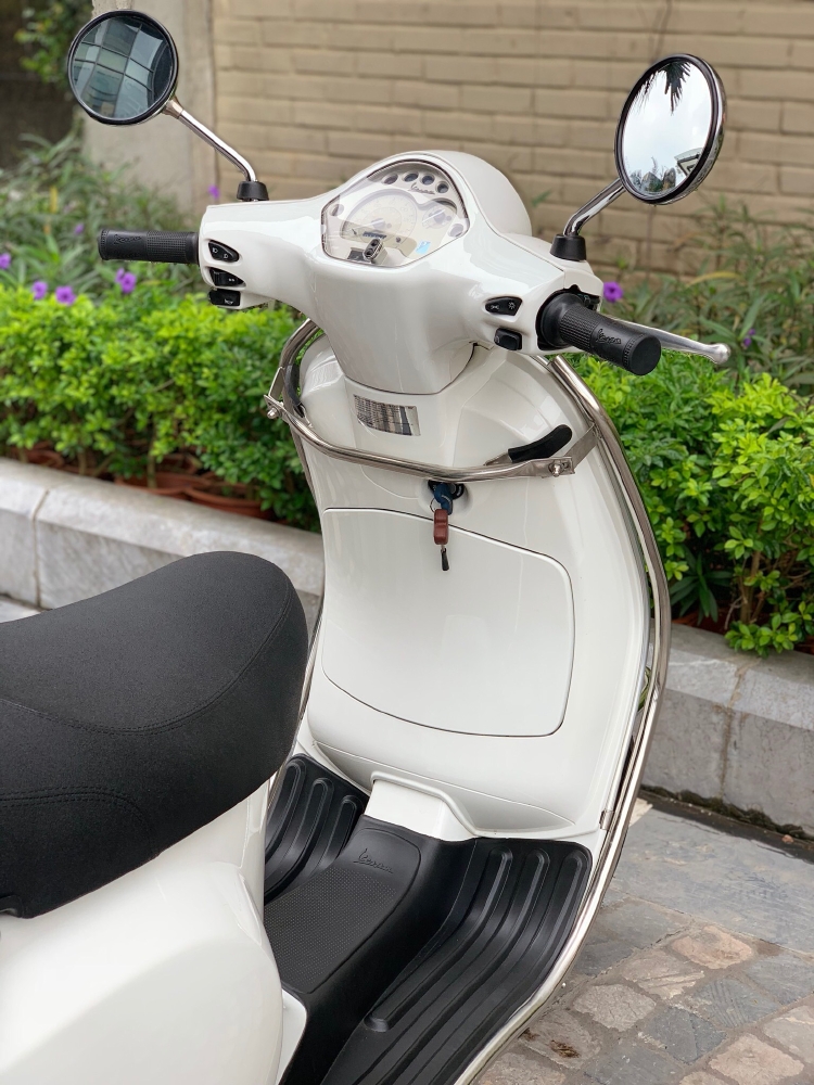 Cần bán LX iGet 11/2019 màu trắng quá mới