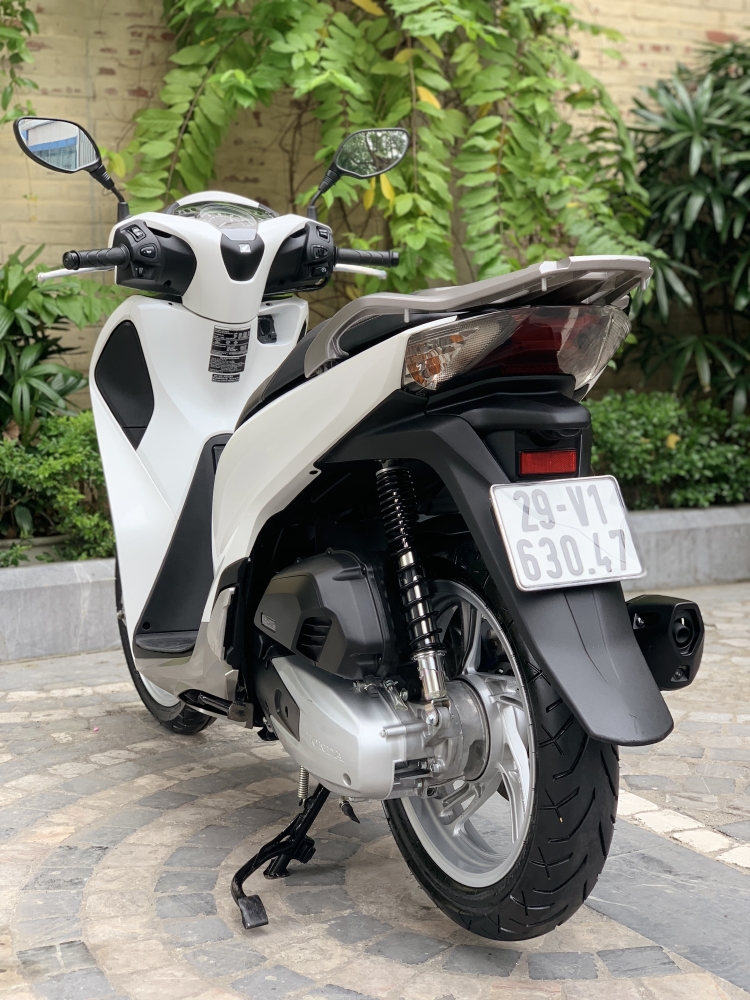 Cần bán SH Việt 150 ABS 10/2019 màu Trắng chạy 600km như mới