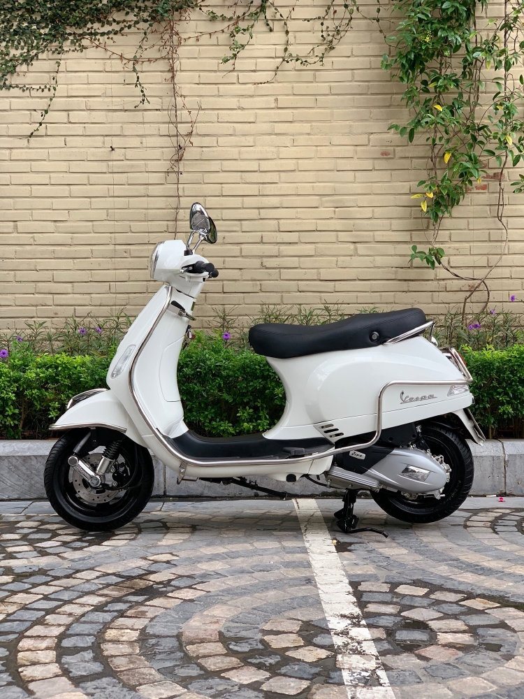 Cần bán LX iGet 11/2019 màu trắng quá mới