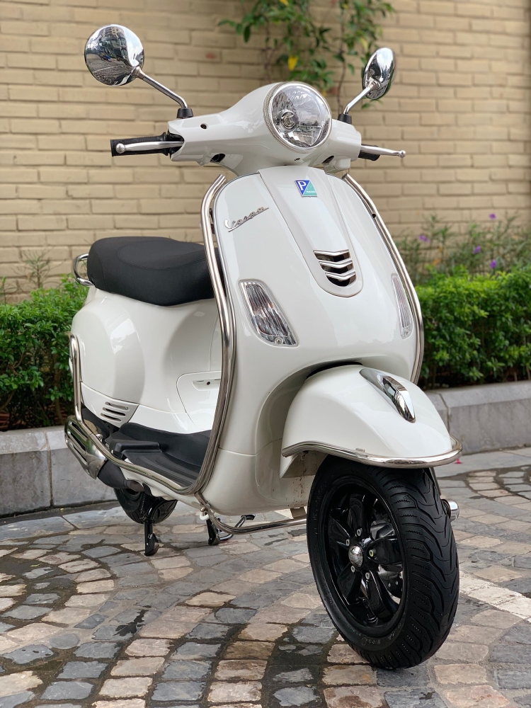 Cần bán LX iGet 11/2019 màu trắng quá mới