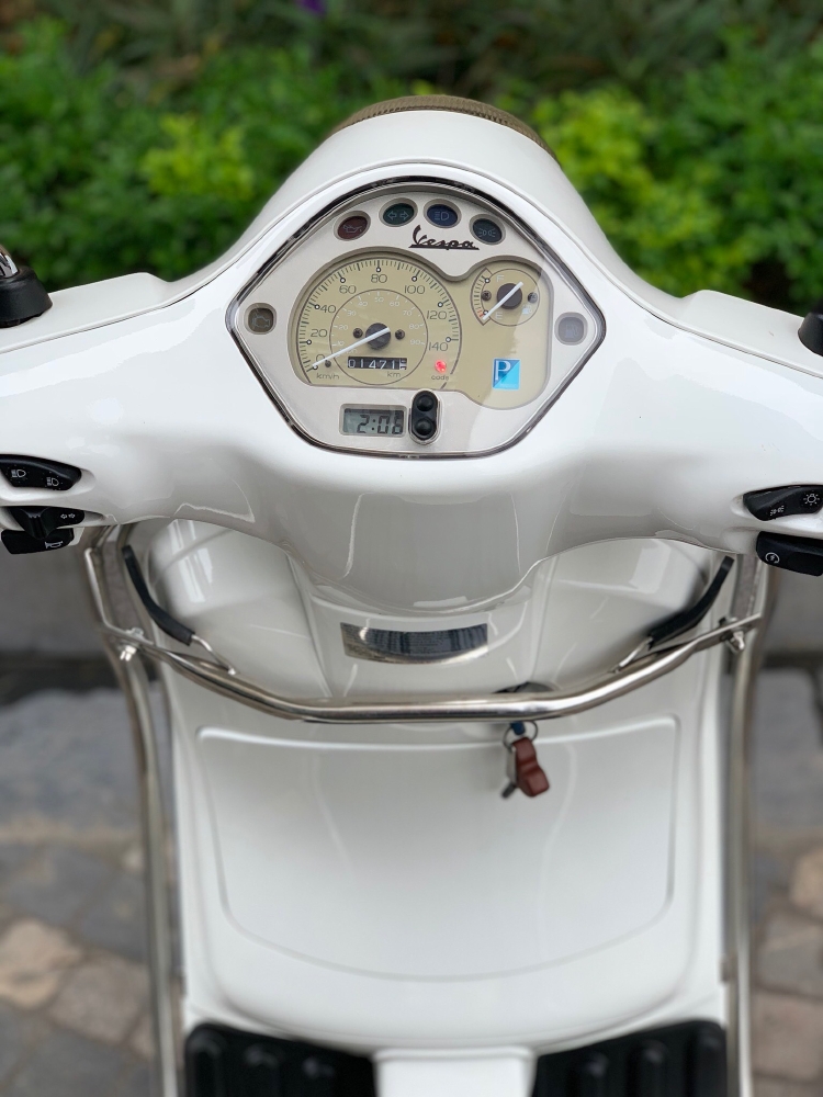 Cần bán LX iGet 11/2019 màu trắng quá mới