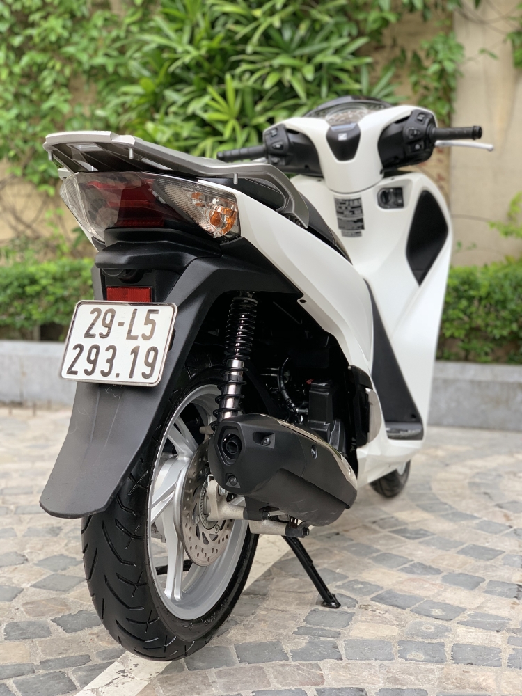 Cần bán SH Việt 150 ABS cuối 2018 màu Trắng cực đẹp, như mới