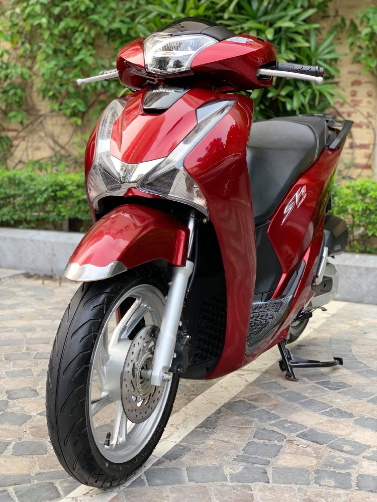 Cần bán SH Việt 150 ABS 12/2018 màu Đỏ đẹp miễn chê