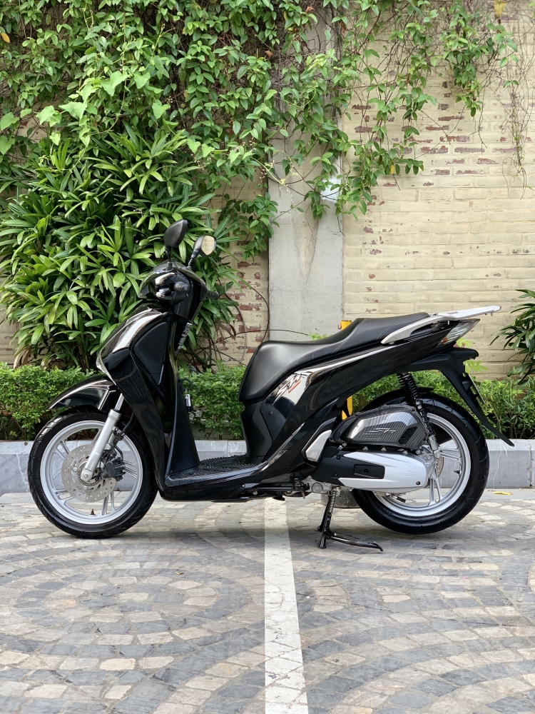 Cần bán SH Việt 150 ABS 2018 màu Đen đẹp quá