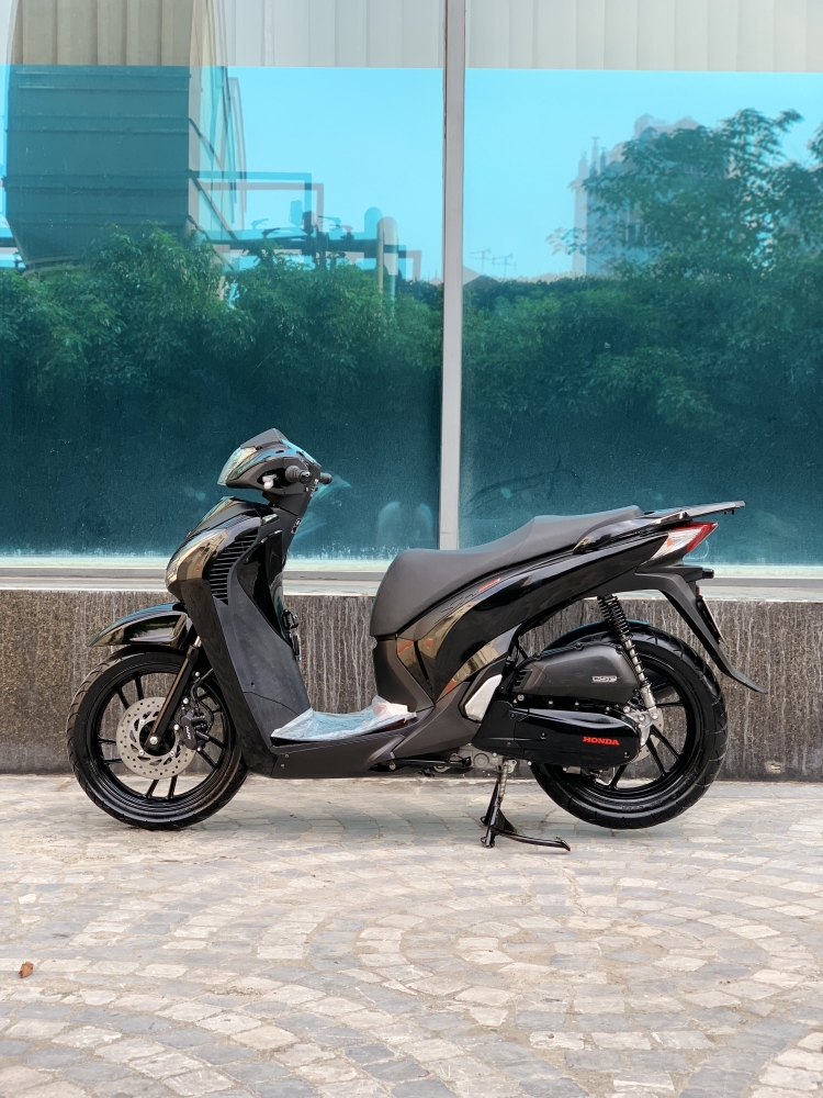 Cần bán SH Việt 150 Full nhập cuối 2016 màu Đen Sport quá đẹp
